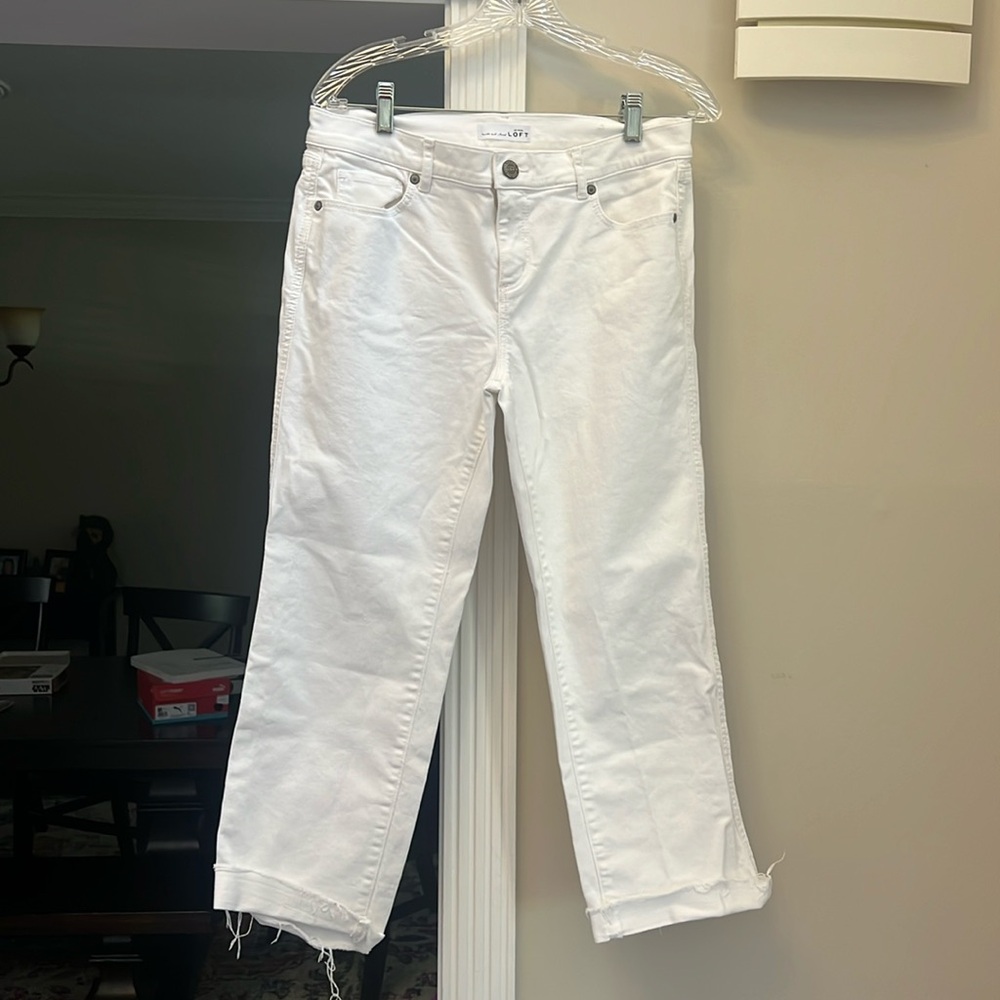 White capri jeans